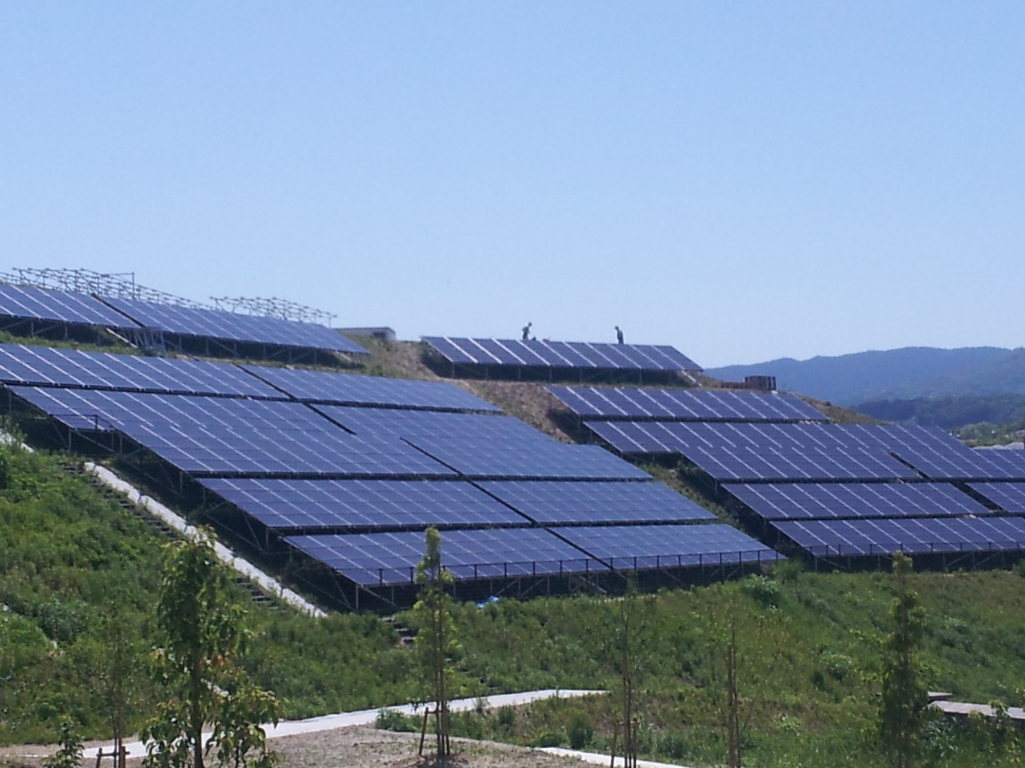 太陽光発電事業の施工写真 1